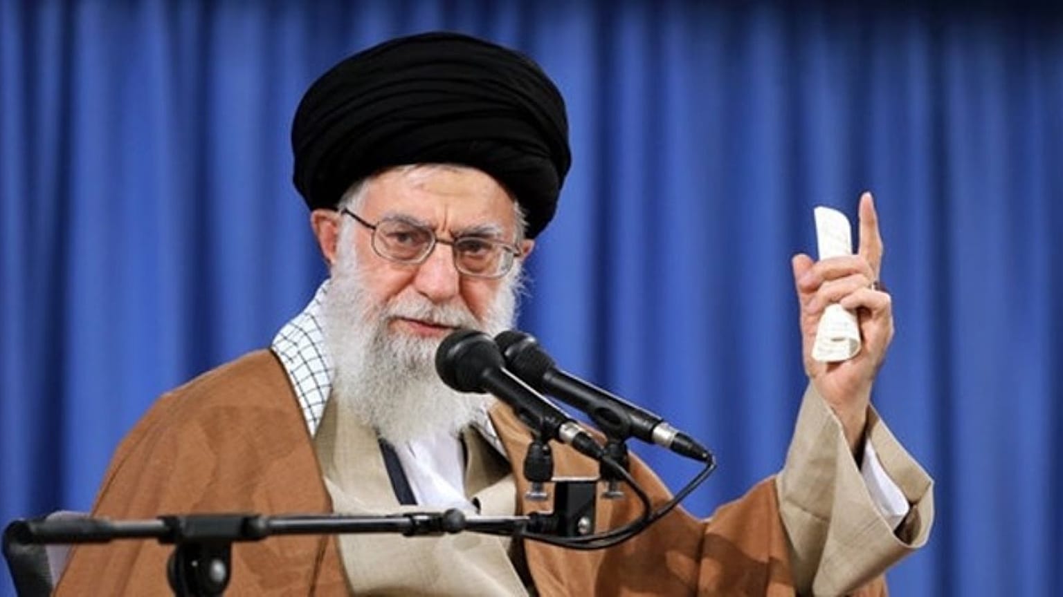 علی خامنه ای