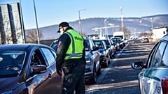 Szlovákia újra ellenőrzi határait