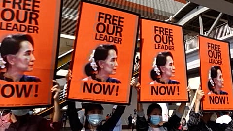 Myanmar: Massive Proteste gegen Militärputsch