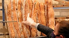 Fransa: Süpermarket zincirinin baget ekmek fiyatını düşürmesine fırıncılardan ortak tepki