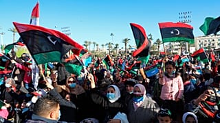 حشود في العاصمة الليبية، طرابلس، لإحياء الذكرى العاشرة لسقوط نظام معمر القذافي