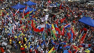 Manifestation contre le coup d'Etat militaire à Rangoon le 18 février 2021