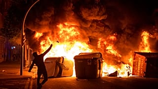 Terceira noite de protestos e violência em Espanha
