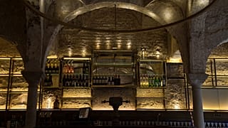 Theke der Giralda Bar in Sevilla