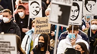 Erinnern an die Opfer des rassistischen Anschlags von Hanau - ein Jahr danach