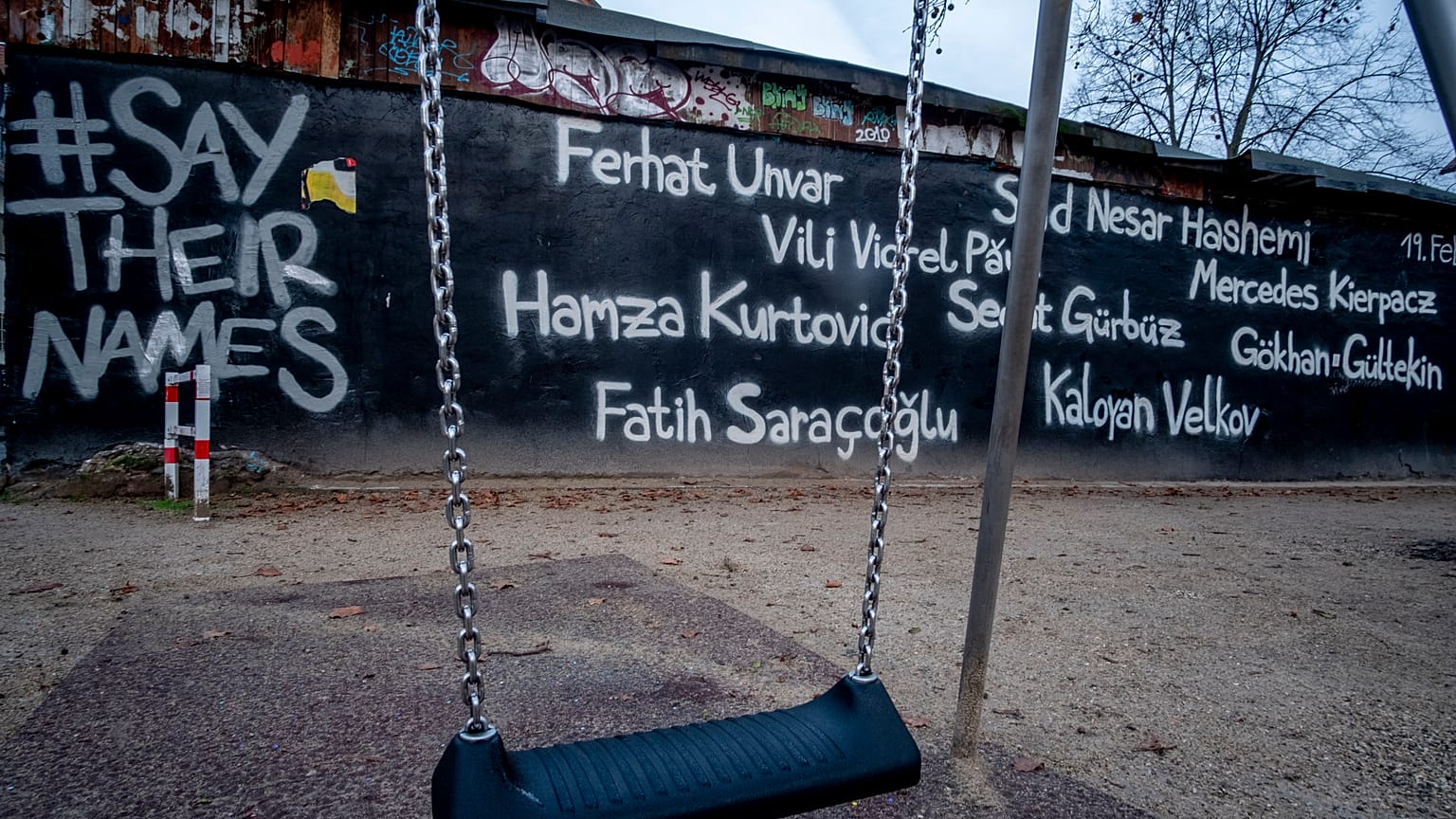 The names of the nine victims of the Hanau shootings are displayed.