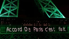 Paris İklim Anlaşması'nın imzalanmasının ardından Paris'in sembollerinden Eyfel Kulesi, yeşil rengini almıştı