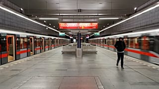 Tschechien im Lockdown: Die fast leere U-Bahn in Prag.