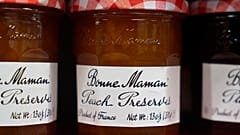 Bonne Maman lekvár egy engelwoodi vegyesboltban New Jersey államban 2021. február 18-án