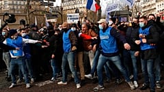 Französische "Identitäre" demonstrieren gegen Auflösung ihrer Bewegung