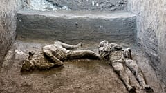 Resti di antichi abitanti di Pompei morti nell'eruzione del Vesuvio del 79 d.C.