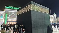 مجسم يشبه الكعبة في كربلاء 