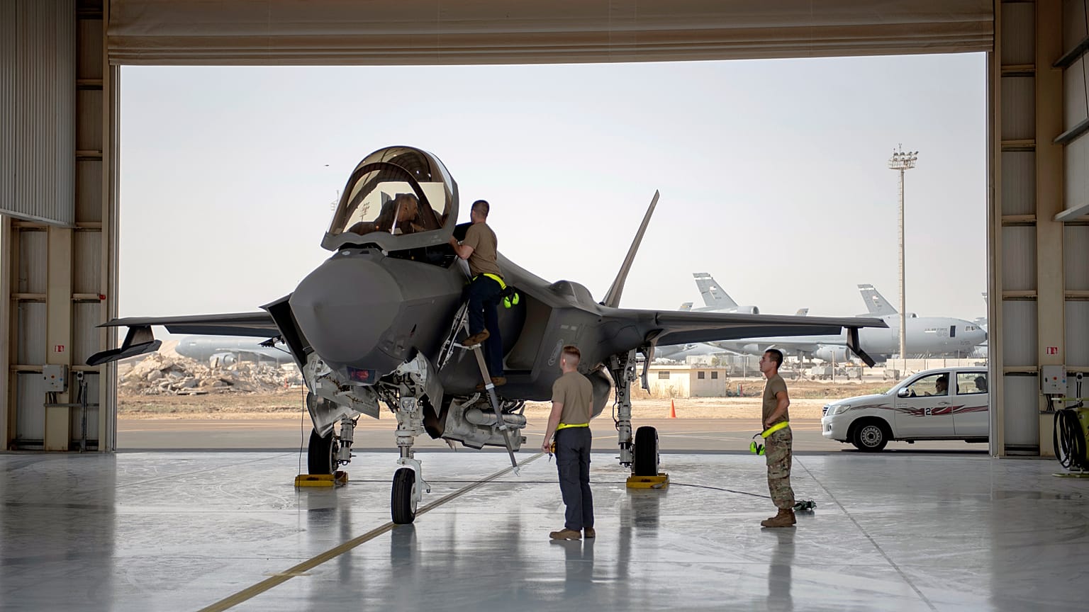 BAE, F-35'lerin tedarik zincirinde yer almak istiyor
