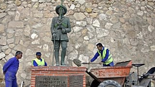 Diktatör Franco'nun Melilla'daki heykeli.