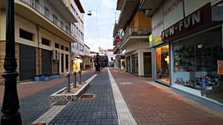 Άδειοι δρόμοι, κλειστά καταστήματα