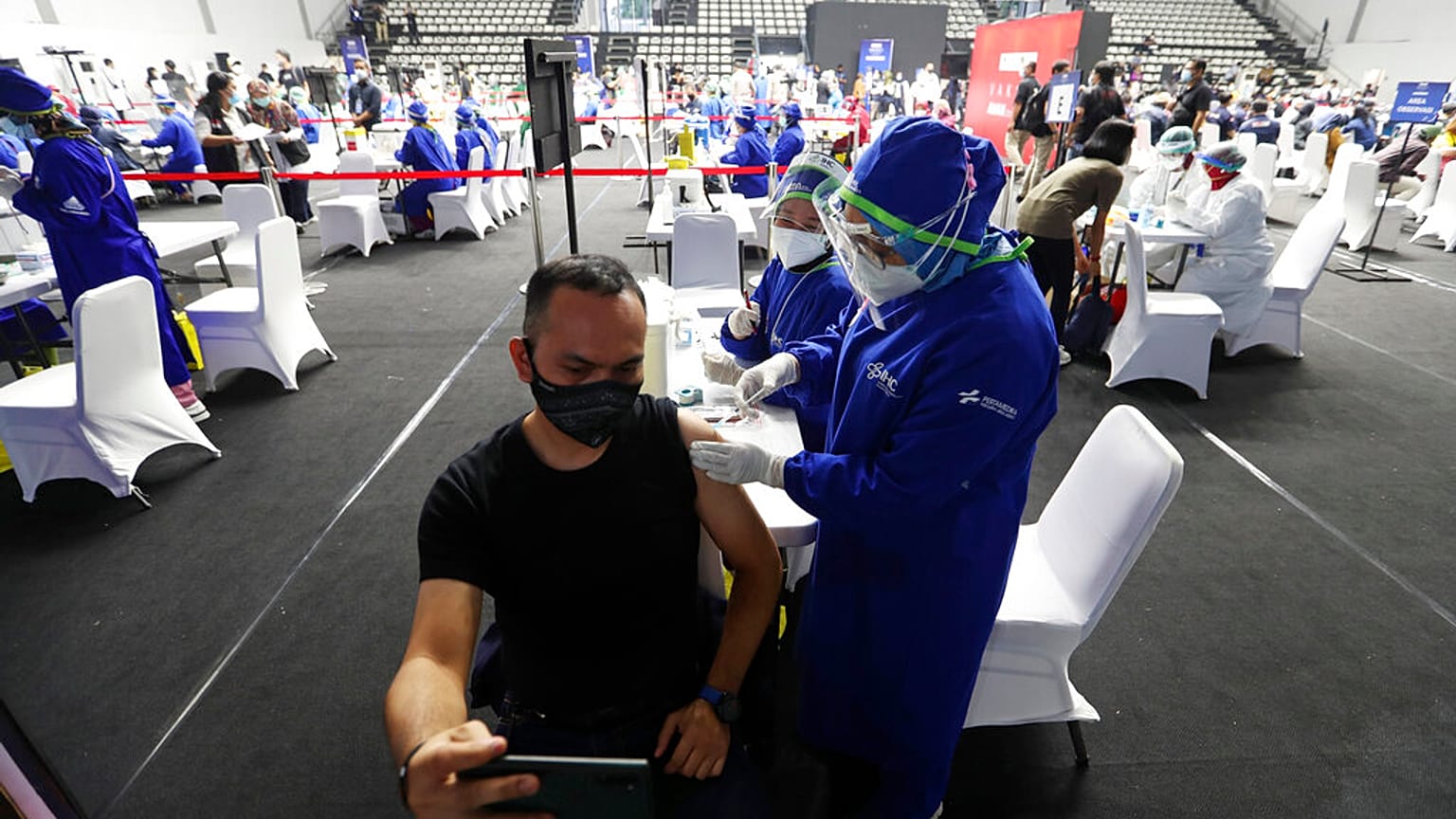 Más restricciones en Europa ante los nuevos latigazos de la pandemia 