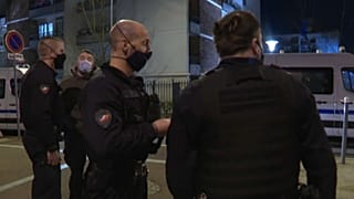 Усиленные наряды полиции патрулируют Кенси-су-Сенар, 24 февраля 2021 г.