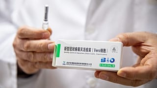 Erster Sinopharm-Einsatz in der EU: "Weniger als ein Flohbiss"