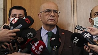 İstanbul 15. Ağır Ceza Mahkemesi, Enis Berberoğlu'nun dokunulmazlığının kaldırılması talebiyle hazırlanan fezlekeye itirazını reddetti.