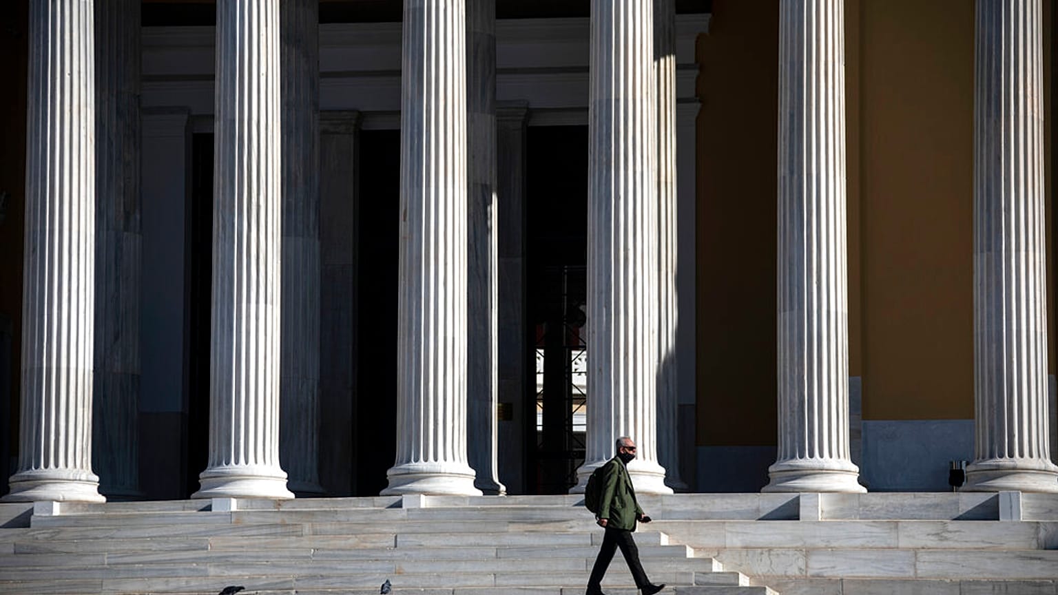 Ένας χρόνος από το «κρούσμα μηδέν» στην Ελλάδα