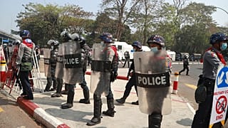 Zusammenstöße in Myanmar - UN-Botschafter spricht sich gegen Militärjunta aus