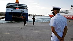 Πλοίο στο λιμάνι του Πειραιά - φωτό αρχείου
