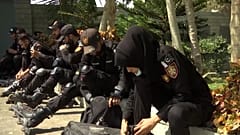 Pakistan : des policiers en rollers dans les rues étroites de Karachi