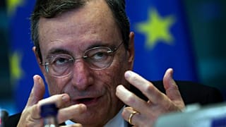 İtalya Başbakanı Mario Draghi, AB Liderler Zirvesi'nde Covid-19 aşılarında önceliğin ilk dozlara verilmesini önerdi.