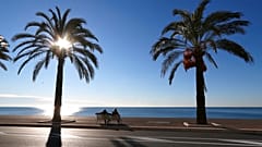 Πιο αυσηρά περιοριστικά μέτρα σε επαρχίες της Γαλλίας και της Πολωνίας
