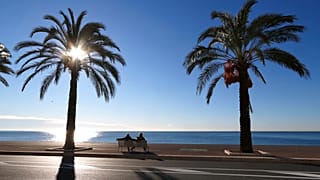 Πιο αυσηρά περιοριστικά μέτρα σε επαρχίες της Γαλλίας και της Πολωνίας