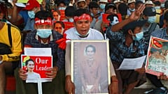 Myanmar'daki darbe karşıtı gösterilerde ölü sayısı 7'ye yükseldi.
