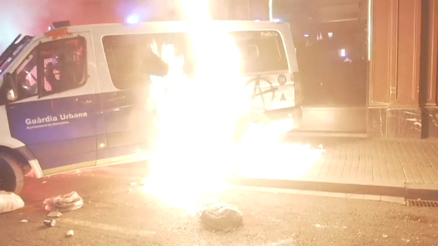 Krawalle in Barcelona - Proteste gegen Rapper-Inhaftierung 