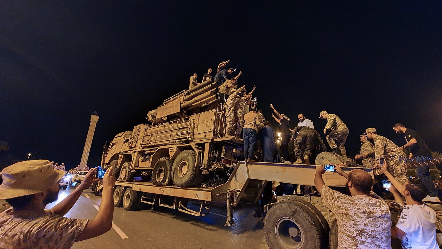 Mayıs 2020'de Hafter güçlerinin kontrolünden alınan Vatiyye Askeri Hava Üssü'nde ele geçirilen Rus hava savunma sistemi Pantsir 