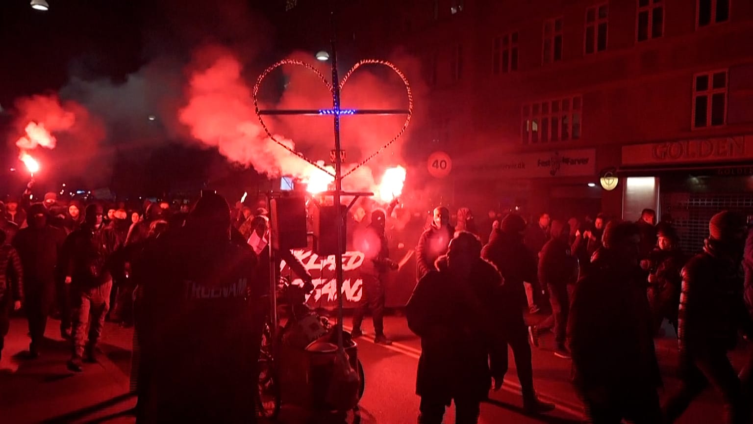 Danimarkalılar Covid-19 kısıtlamalarını protesto etti 