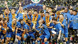 Tarihinde ilk kez Çin Süper Ligi'nde şampiyon olan Jiangsu Futbol Kulübü oyuncuları.