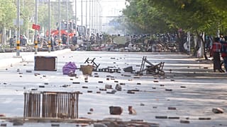Myanmar'da son 24 saatte en az 18 sivil yaşamını yitirdi.