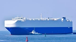 O Helios Ray encontra-se atracado no Dubai