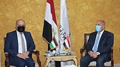 وزير النقل المصري الفريق مهندس كامل الوزير وسفير الأردن بالقاهرة أمجد العضايلة  