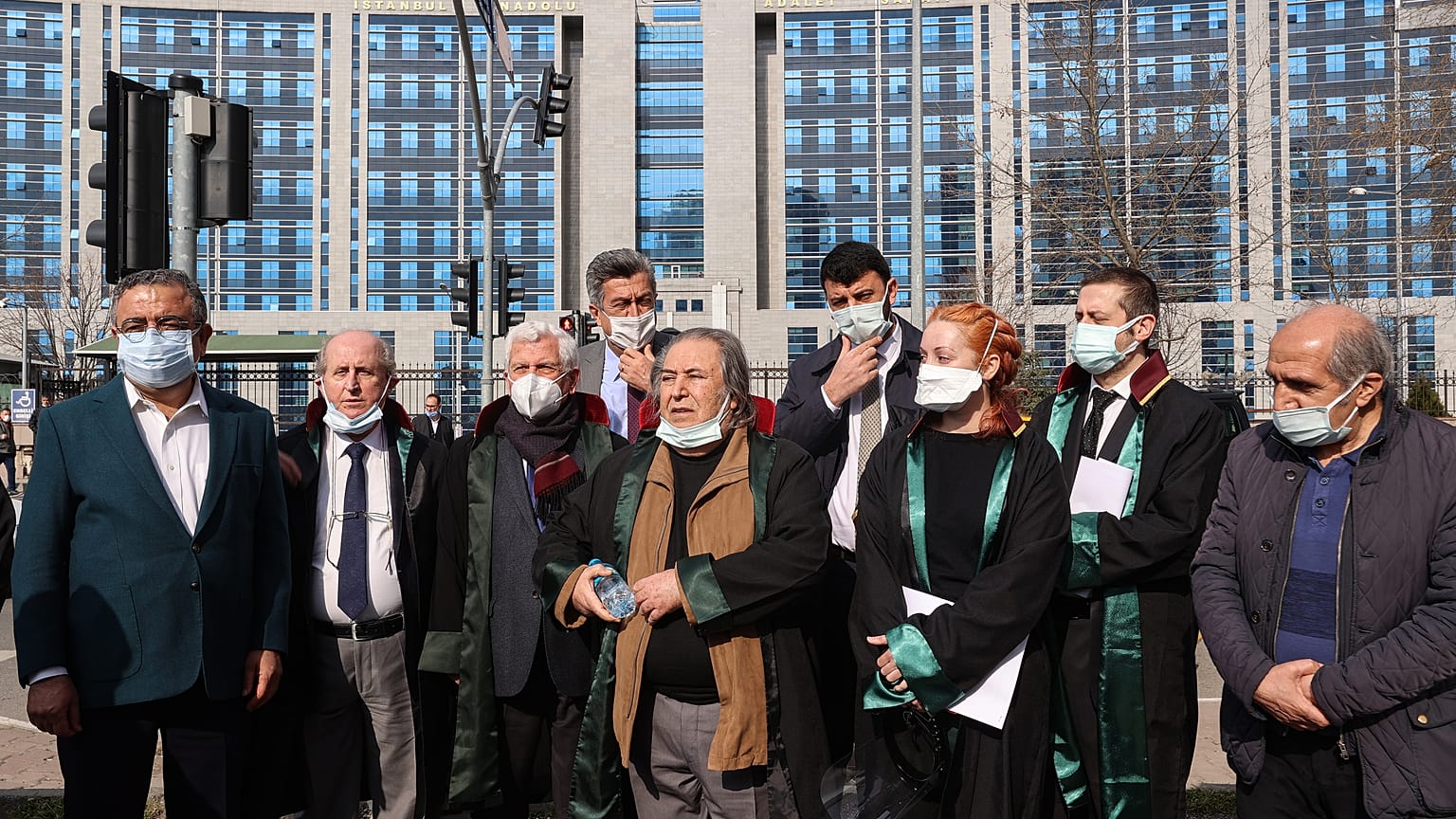 Οι Μιουζντάτ Γκεζέν, ηλικίας 77 ετών και Μετίν Ακπινάρ, 79 ετών, βρίσκονταν αντιμέτωποι με ποινή κάθειρξης έως 4 έτη και 8 μήνες.