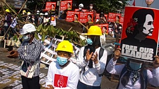 Prosiguen las protestas del movimiento civil contra la represión militar en Birmania
