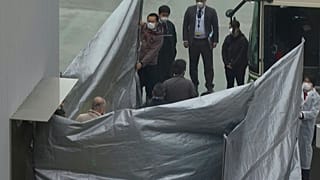 اليابان تستقبل أشخاصا متهمين بمساعدة قطب صناعة السيارات كارلوس غصن على الهروب