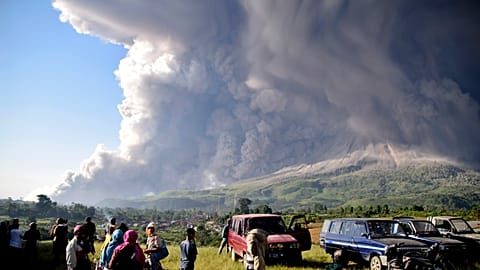 Der Sinabung macht dem Ätna Konkurrenz