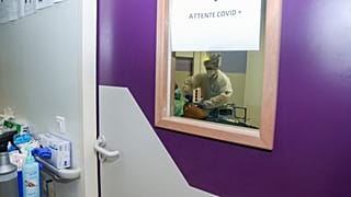 Dans le centre de soins de Pamandzi (Mayotte), le 1er mars 2021.