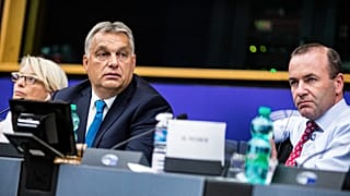 Orbán Viktor Manfred Weberrel, az Európai Néppárt frakcióvezetőjével 2018. szeptemberében