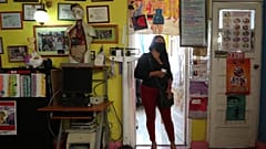 Mexikói prostituált HIV-szűrésre vár 2020. december 20-án