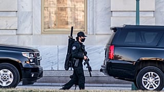 Δρακόντεια μέτρα ασφαλείας στην Ουάσινγκτον έξω από το Καπιτώλιο