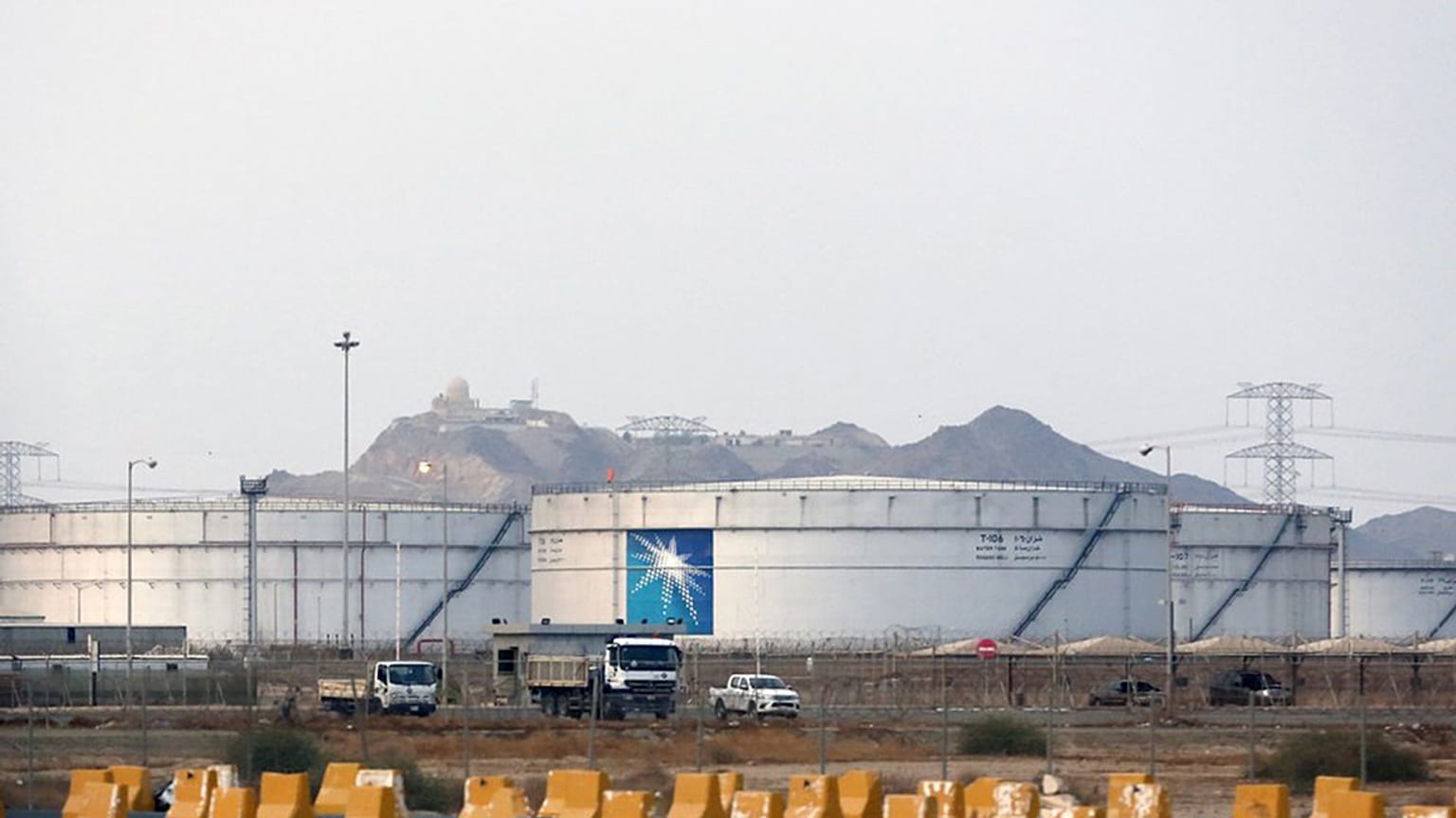 Suudi Arabistan'ın Cidde kentinde, Aramco'ya ait petrol tesisi