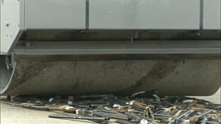 اسپانیا؛ صدها اسلحۀ مصادره شده از گروه‌های اتا و گراپو منهدم شدند