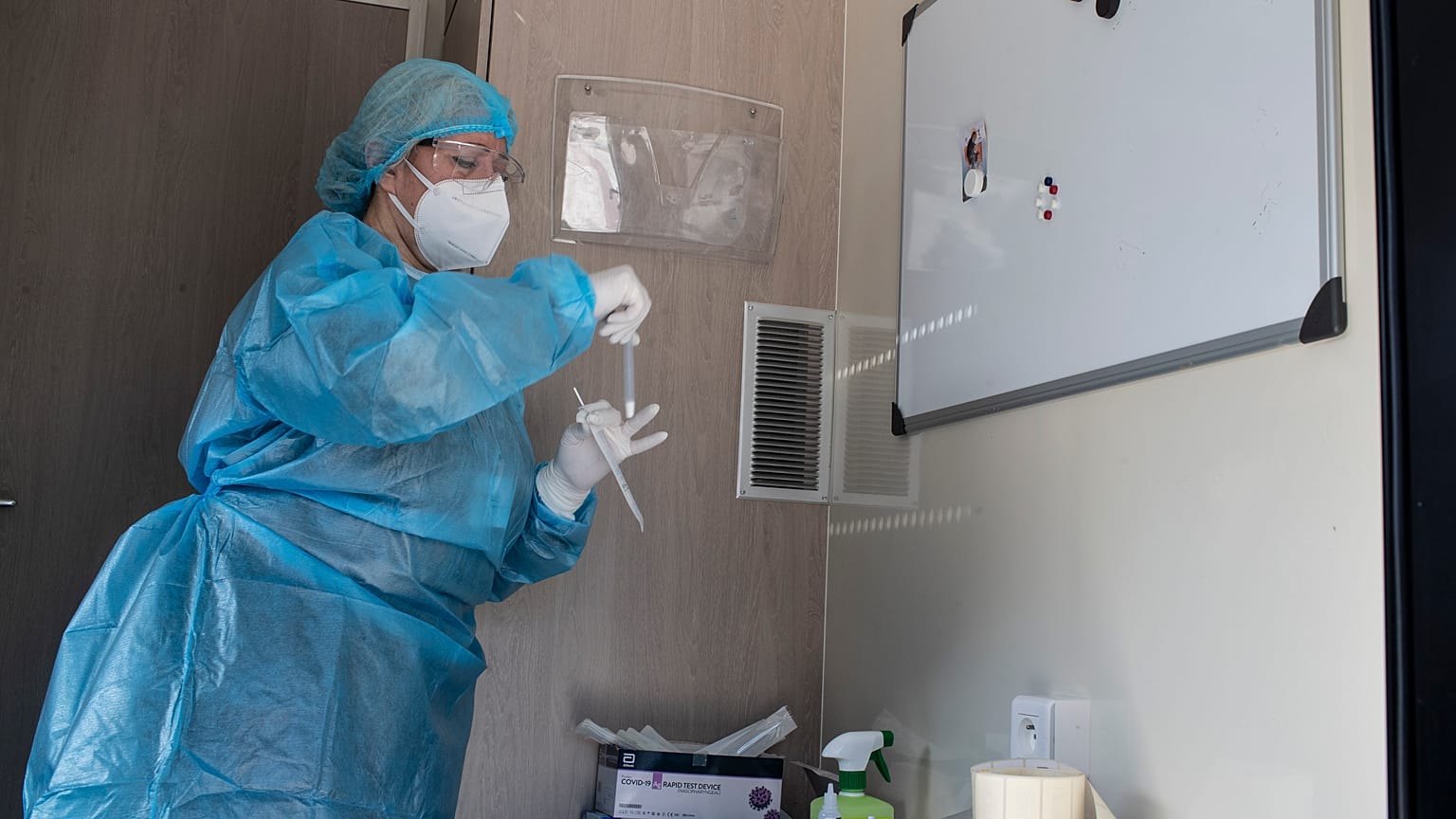 GREECE VIRUS OUTBREAK