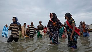 مهاجرون إثيوبيون يصلون إلى اليمن، عازمين على الوصول إلى المملكة العربية السعودية الغنية بالنفط.